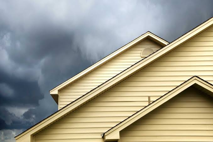 How to Avoid Siding Color Fading: Structural Coating Protection Guide